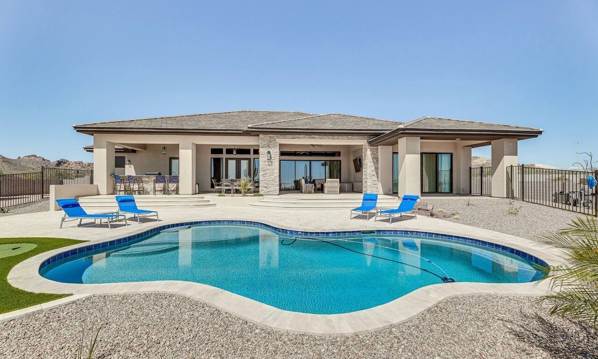Apache Junction House | Apache Junction Vacation Rental Heated Pool, Mountain Views, Pet-Friendly Home