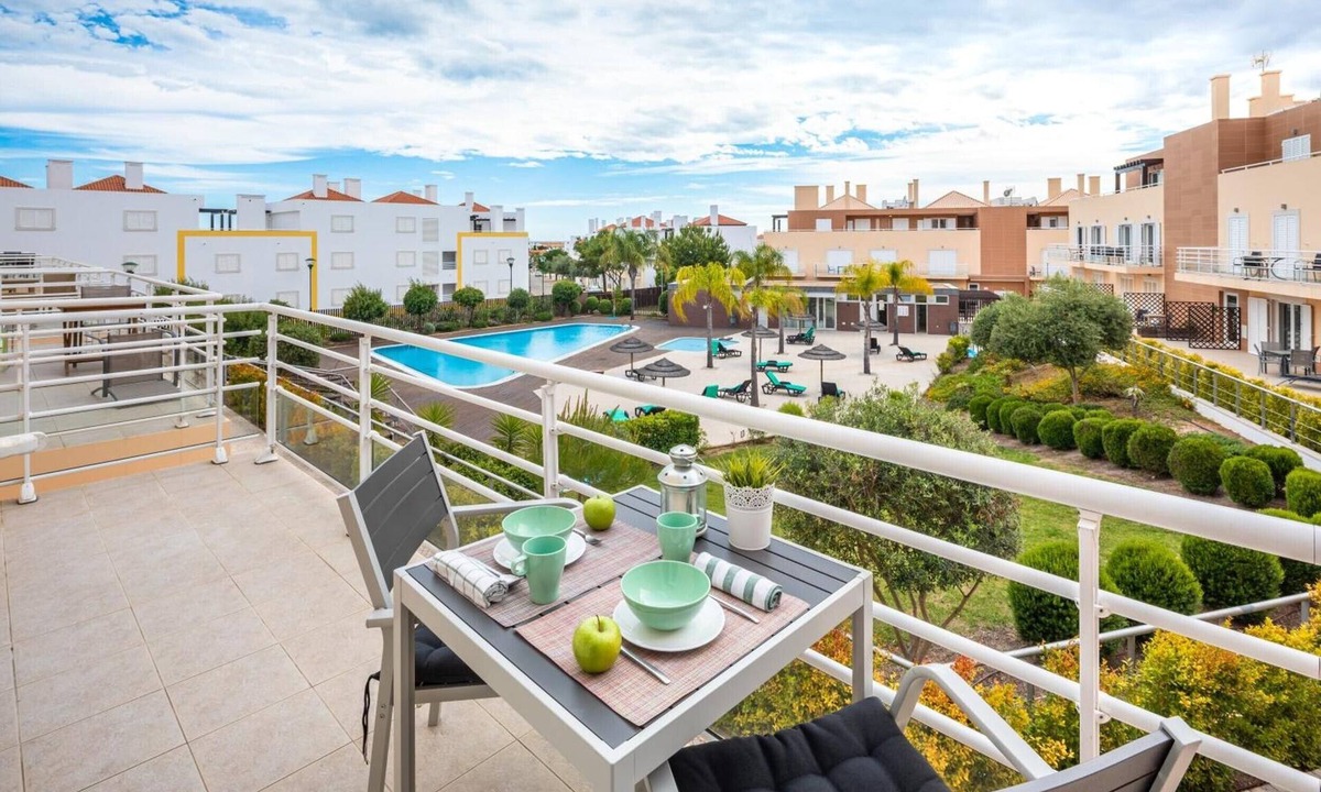 Conceicao e Cabanas de Tavira Apartment | Apartment 'Cabanas Beach House - Pool View' with Private Pool and Air Conditioning