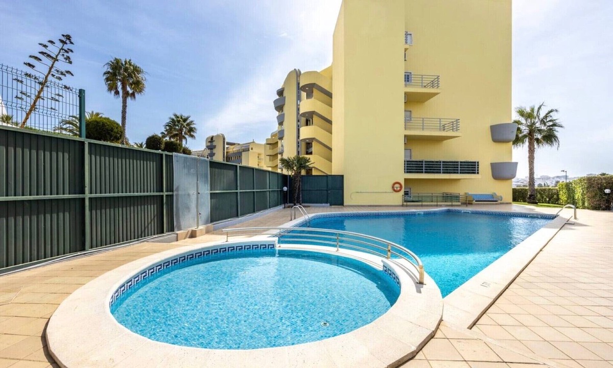 Albardeira Apartment | Apartment 'Casa Cláudia - Cond Do Mar' with Sea View, Shared Pool and Wi-Fi