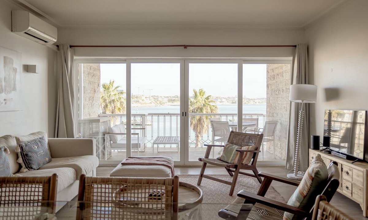 Cascais Apartment | Apartment 'Cascais Bay Terrace II' with Sea View & Wi-Fi