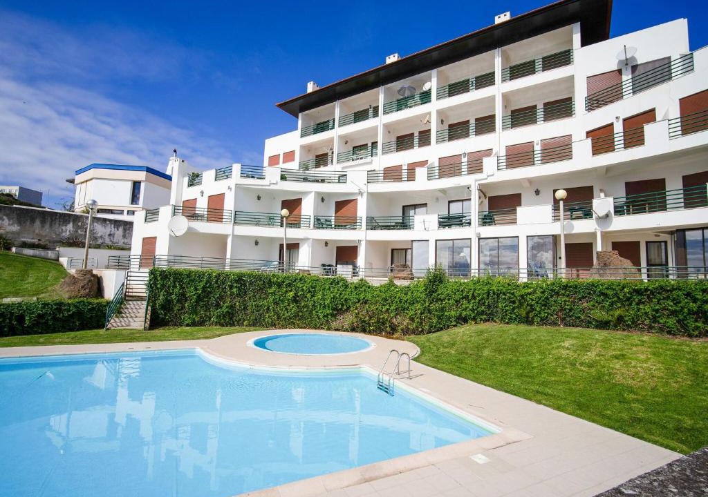 Sao Martinho do Porto Apartment | Apartment in a luxurious complex in the center