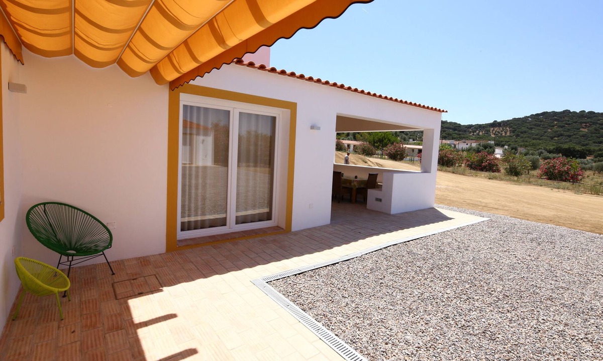 Evoramonte House | Apartment Suite with Living Room and Kitchenette