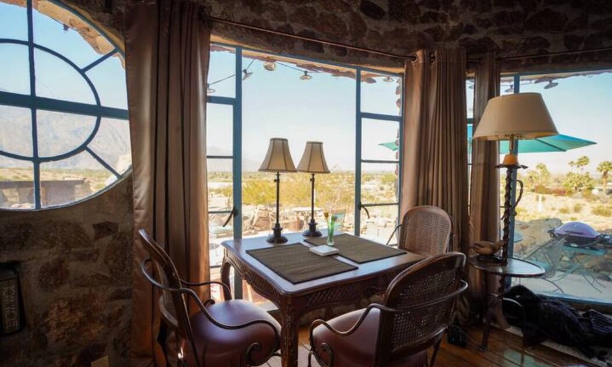 Araby Cove House | Araby Cove Historic 1 Round Rock House Privacy & Beauty