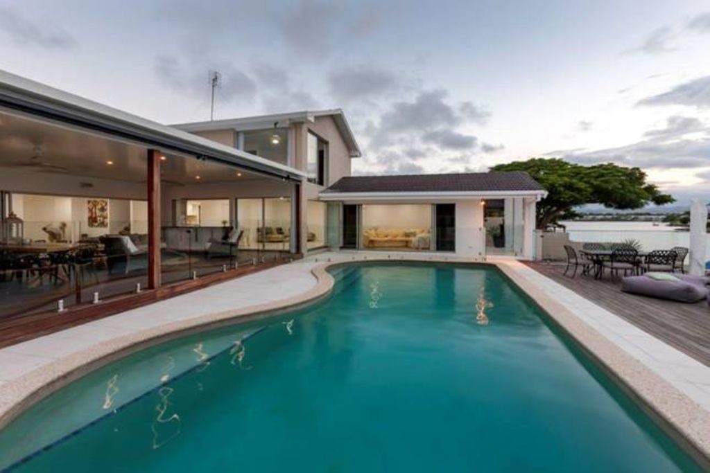 Mermaid Waters House | Arcadia Resort - 6 bedroom waterfront entertainer