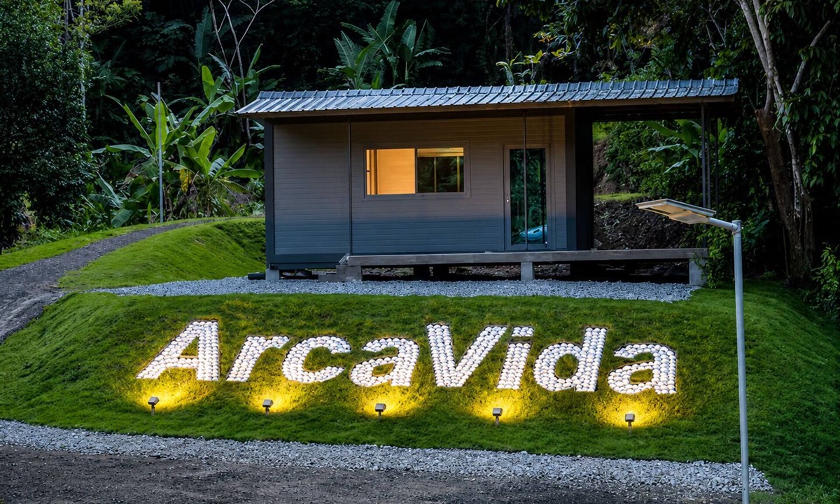 Santa Lucia Cabin | ArcaVida # 1 Jungle Container Near Beach