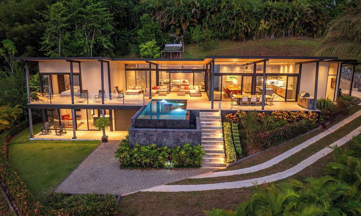 Uvita Villa | Architectural Oceanview villa HR6, mind-blowing sunset, comes with Concierge