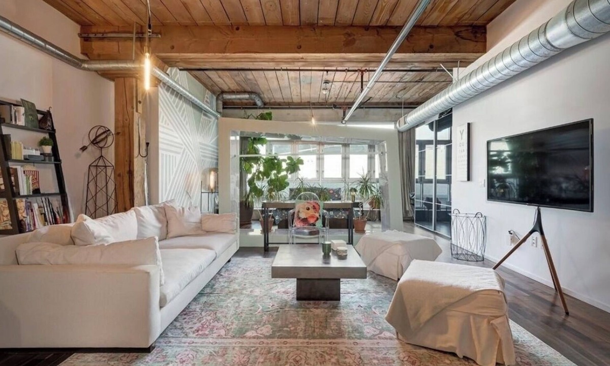 Arts District Apartment | Arts District Pro Stay: Work. Unwind. Rooftop with pool, spa and gym. Parking
