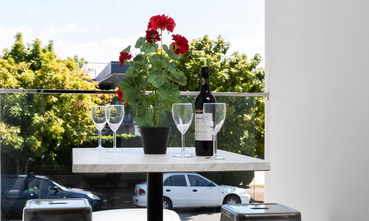 Ascot House | Ascot Budget Residences – Close to Airport & Racecourses