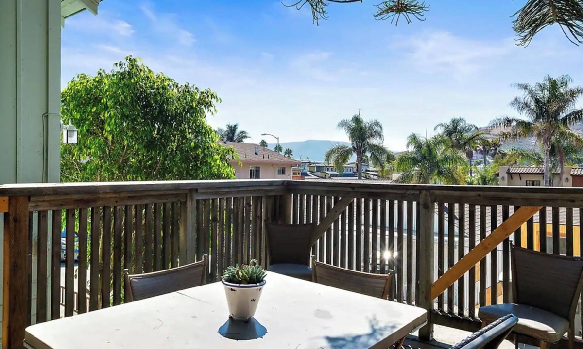 Avila Beach House | Avila Sun Shak just one block from the beach! Pet Friendly!