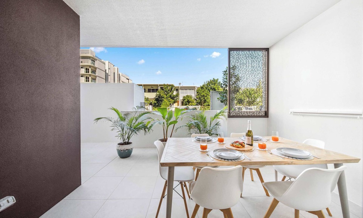 Bokarina Apartment | Azzure Haven: Resort-style Living by Bokarina Beach