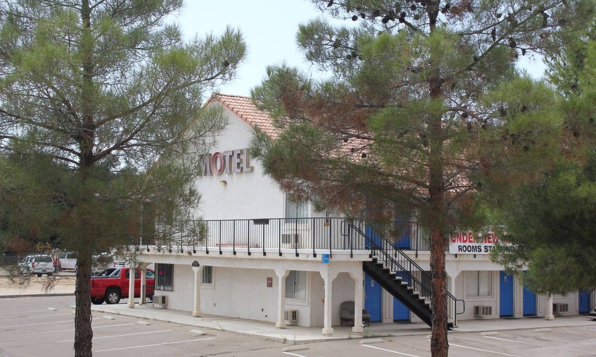 Boulevard Hotel | Backcountry Inn Motel