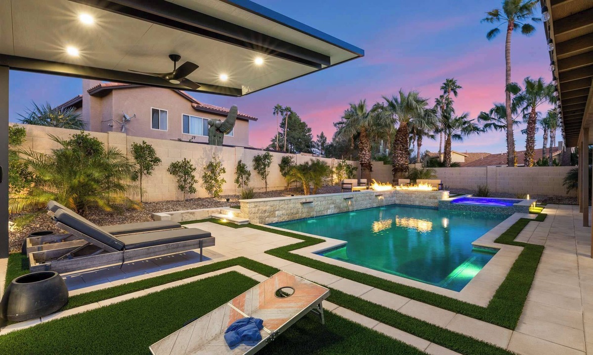 Arabian Views House | Backyard Bliss: Firepit, Putt, Play, Pool & Spa!