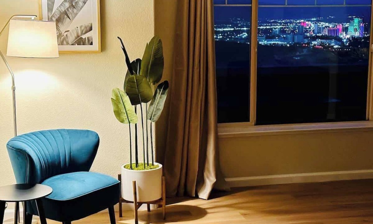 Northeast Reno House | Balloon Festival Terrace, M$ Views 4TVs, Sleeps 10