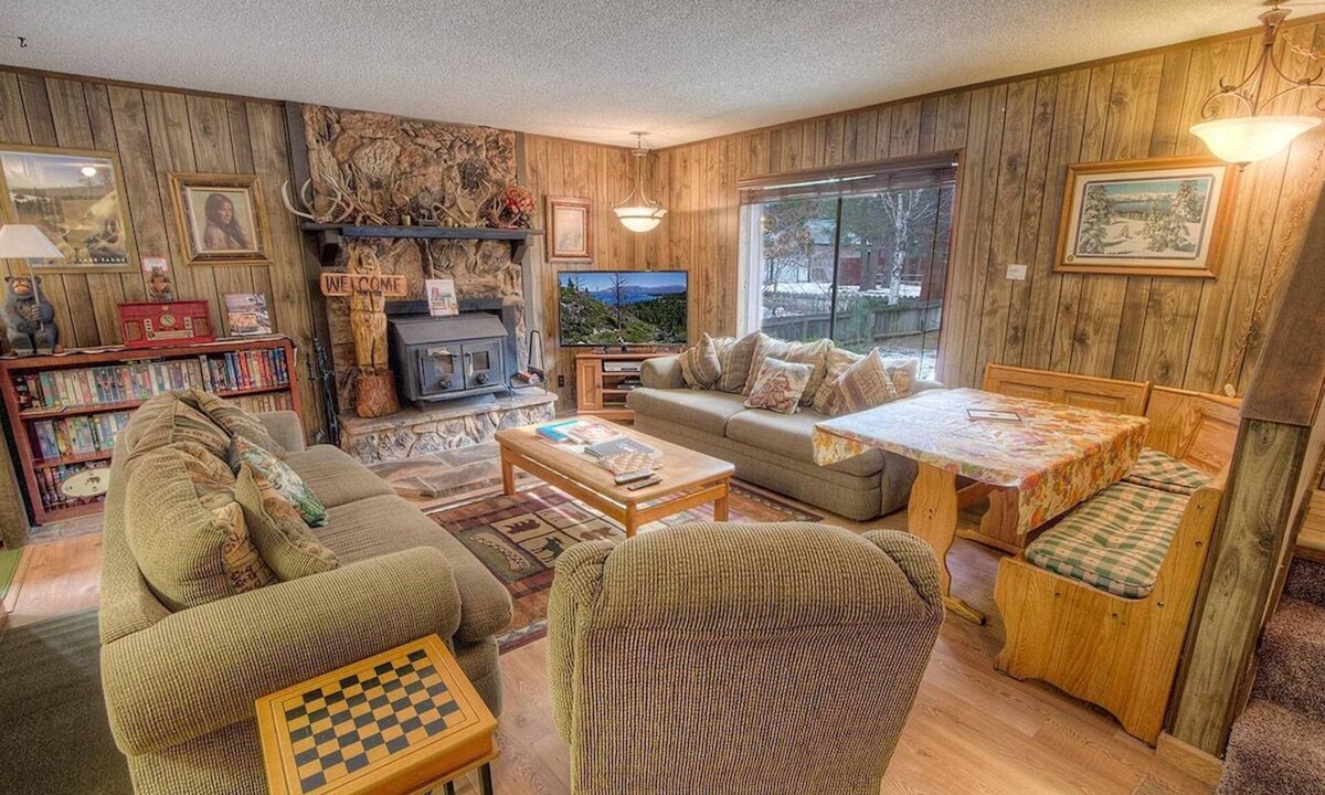 Y Area House | Bambi's Buck House | Pool Table | BBQ
