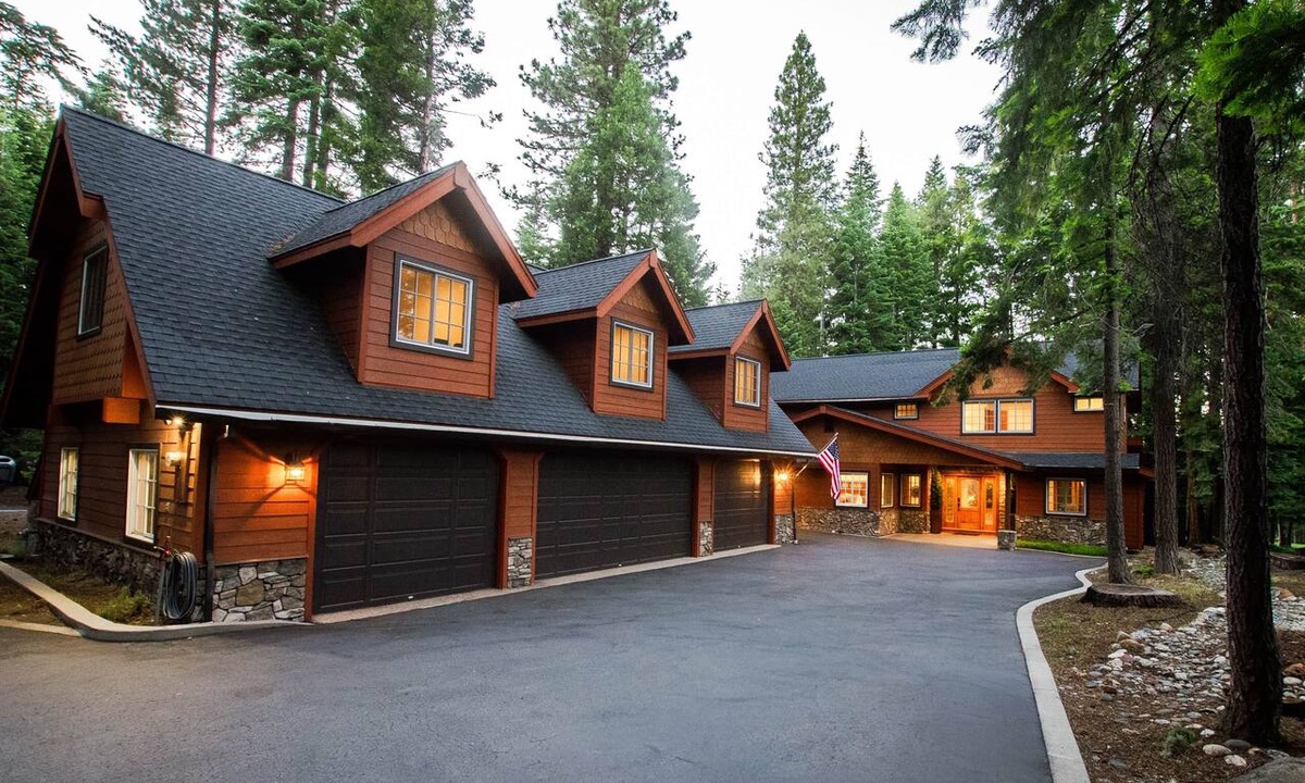 Lake Almanor West House | Basecamp Luxury Lake Almanor Cabin