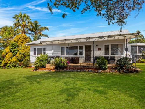 Batehaven House | Batehaven Coastal Home Near Corrigans Beach