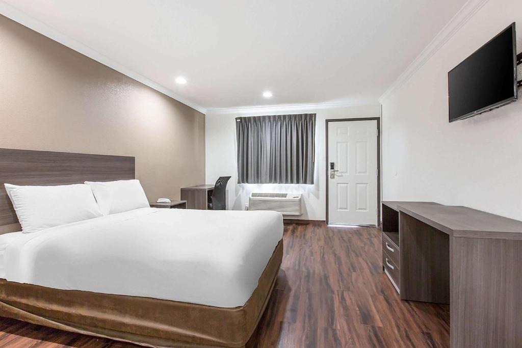Bakersfield Hotel | Baymont by Wyndham Bakersfield