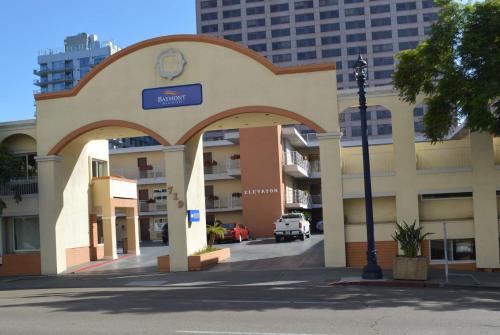 Cortez Hill Hotel | Baymont by Wyndham San Diego Downtown
