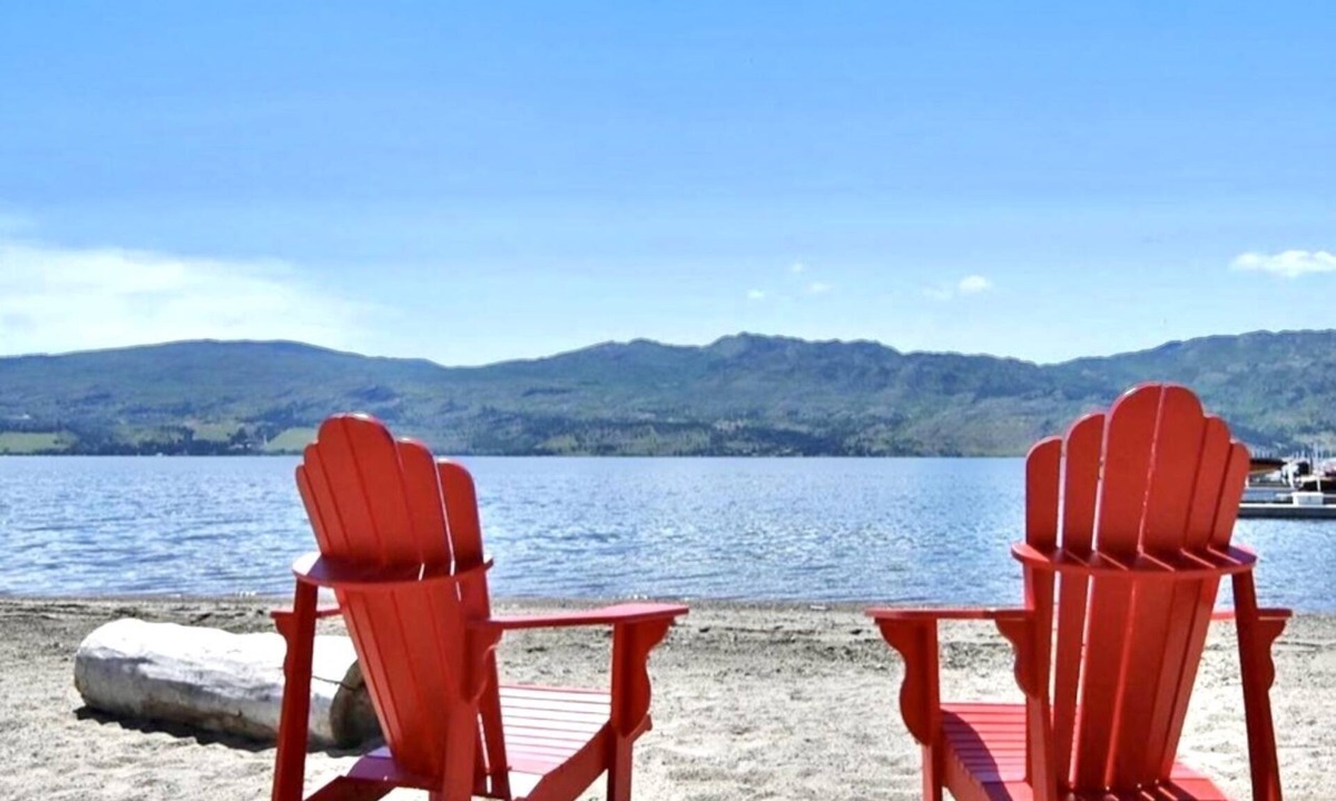Westbank Condo | Beach/Lake, Heated Pool, Hot Tub, Gym, Spa, SUP, Kayak, Boat Lift Rent, Wineries