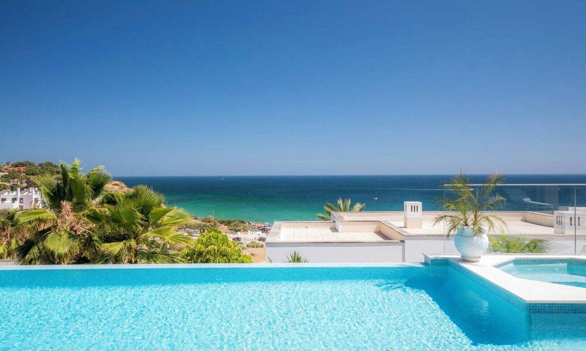 Porto de Mos Villa | Beach View Villa by Blue Diamond (55)