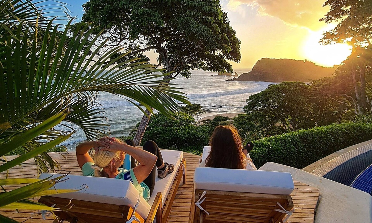 San Juan del Sur House | BEACHFRONT INFINITY POOL – DIRECT PRIVATE BEACH ACCESS – FOREST & TROPIC GARDENS