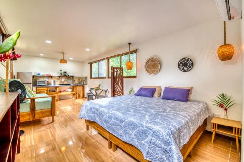 Cocles Apartment | Beachfront Studio - Direct Beach Access, AC & Fast WiFi