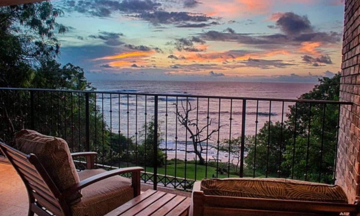 Playa Langosta Apartment | ♆Beachfront, Sunset, & Ocean Views with Elevator♆