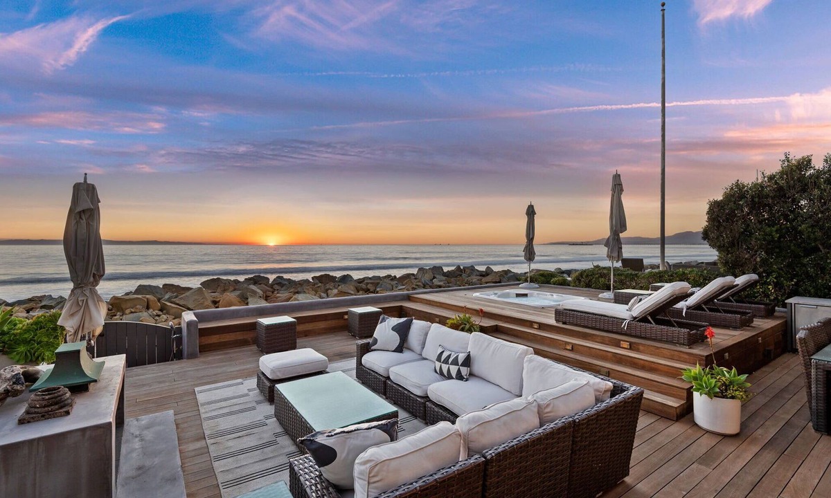 Ventura House | Beachfront Ventura Home with Hot Tub Sleeps 6