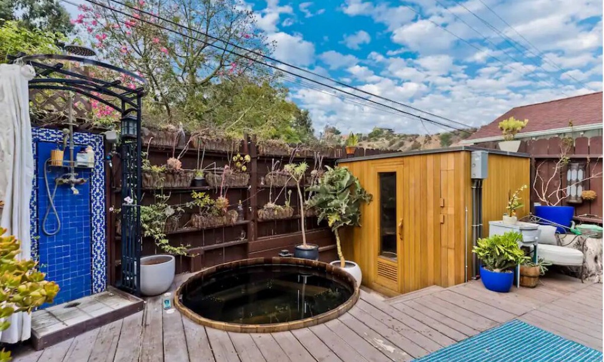 Beachwood Canyon Cabin | Beachwood Cabin Spa with Sauna and Hot Tub