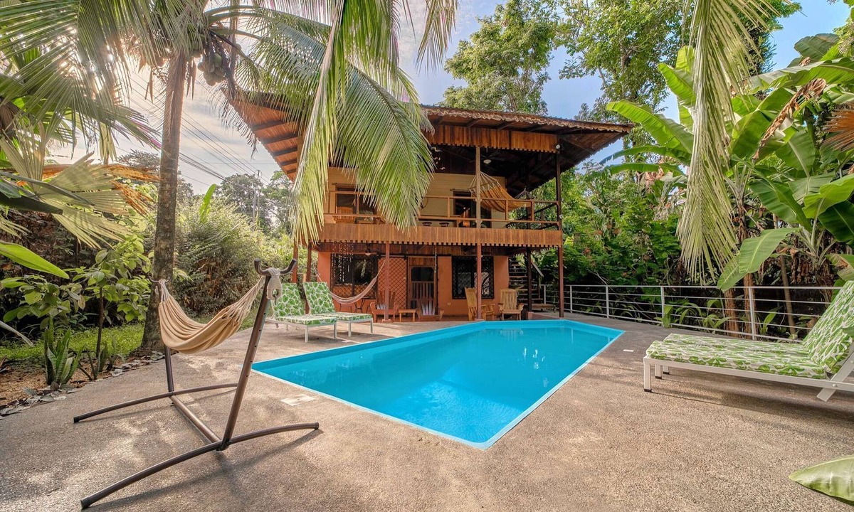 Cocles House | beautiful 2 floor house - a min walk to beach