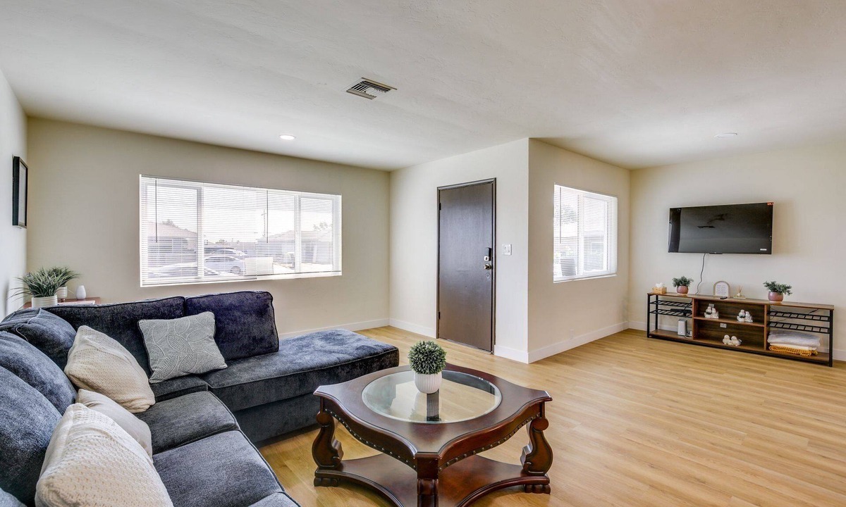 Paradise Hills Apartment | Beautiful 4-bedroom apartment with AC in peaceful San Diego