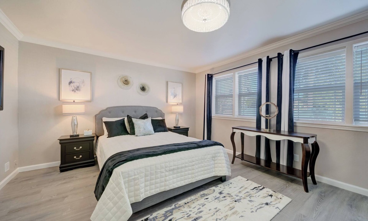 North Fair Oaks House | Beautiful Designer Home 2BR/1 Btw Palo Alto and Menlo Park for over 30 Days Stay