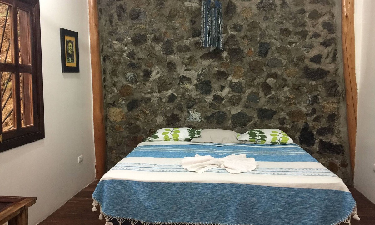 El Gigante House | Beautiful Jungle Casa , walking distance to beach & town