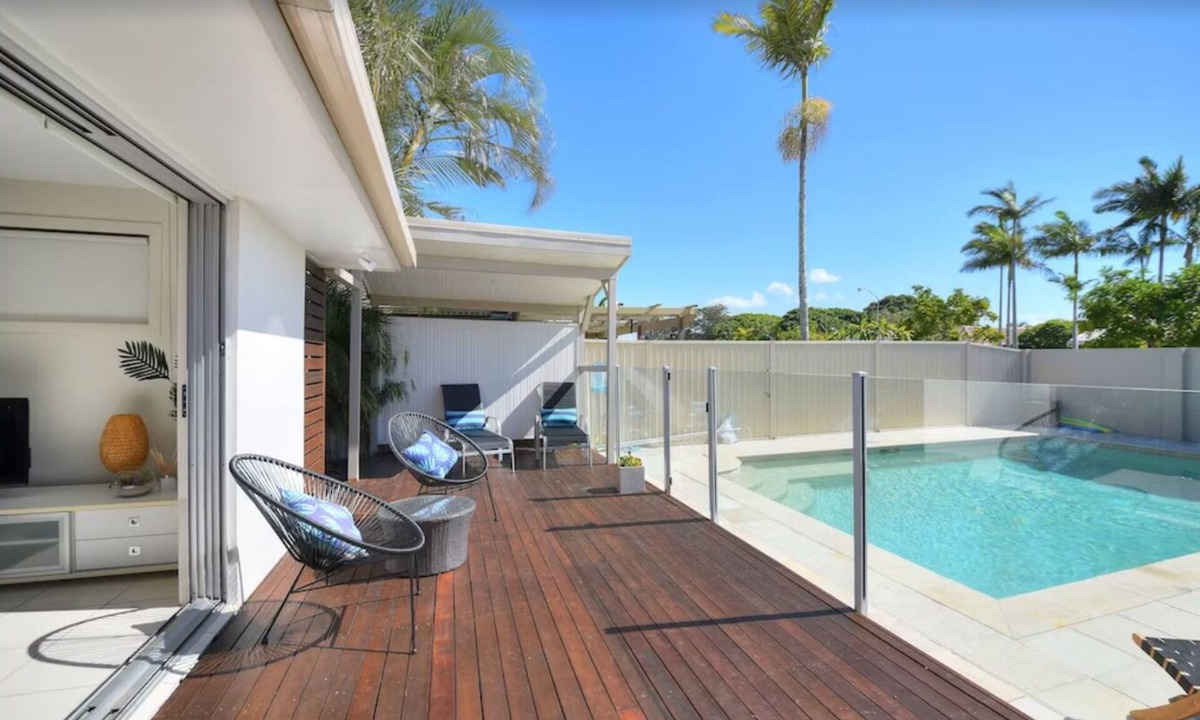 Mermaid Waters House | Beautiful Mermaid Beach Retreat