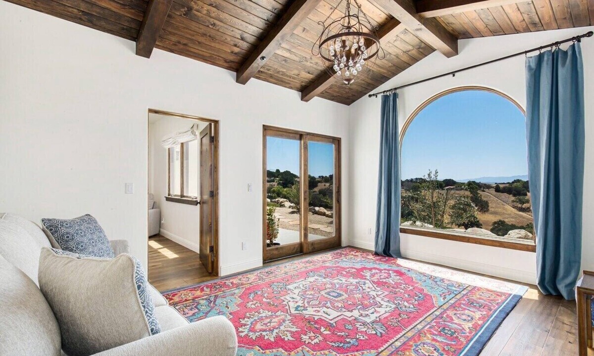 Santa Ynez House | Beautiful, Spacious Hilltop Villa in Wine Country