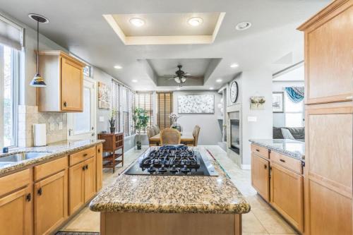 West University House | Beautiful Sunsets at 3BR Villa in Reno