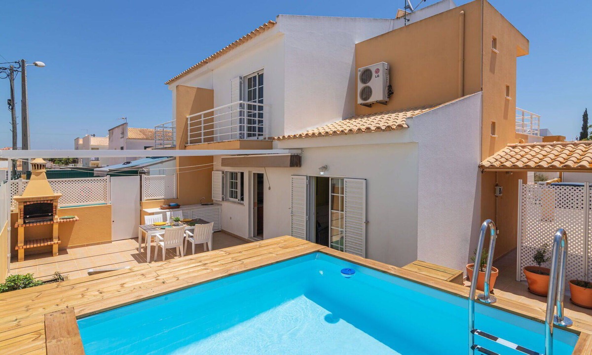 Pera House | Beautiful villa for 6 guests with WIFI, A/C, private pool, TV and balcony