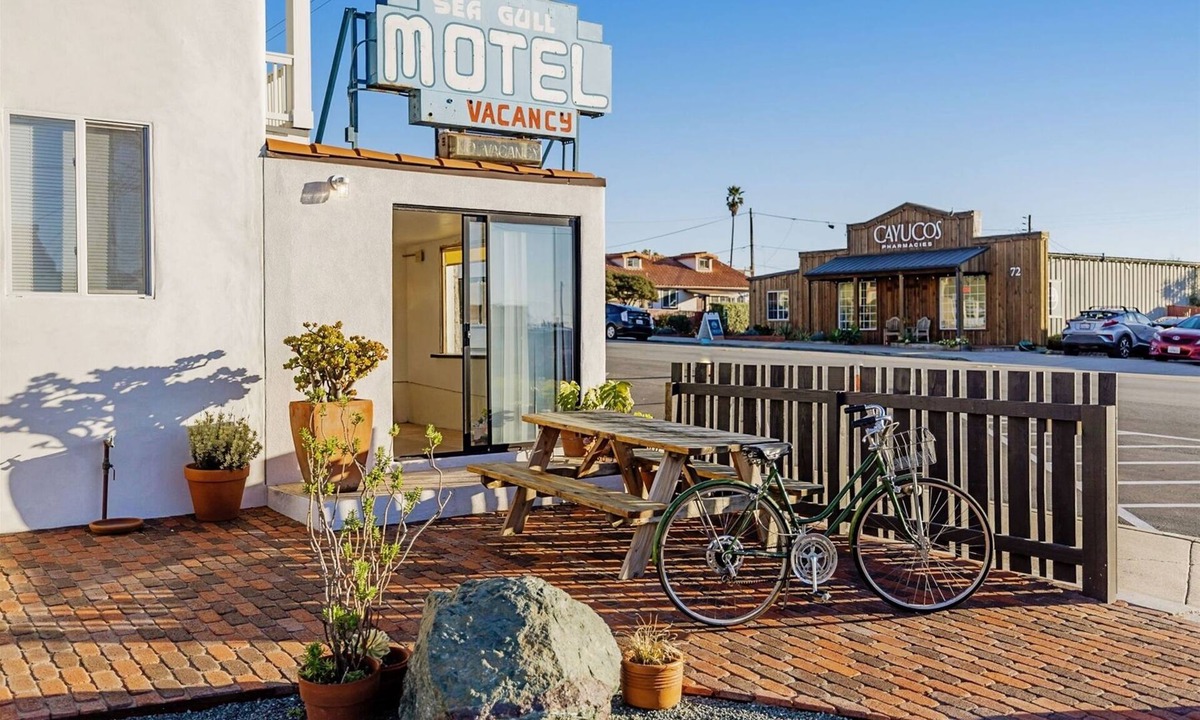 Cayucos House | Beautifully Restored Family Bunk Suite, close to Downtown Cayucos, sleeps 5