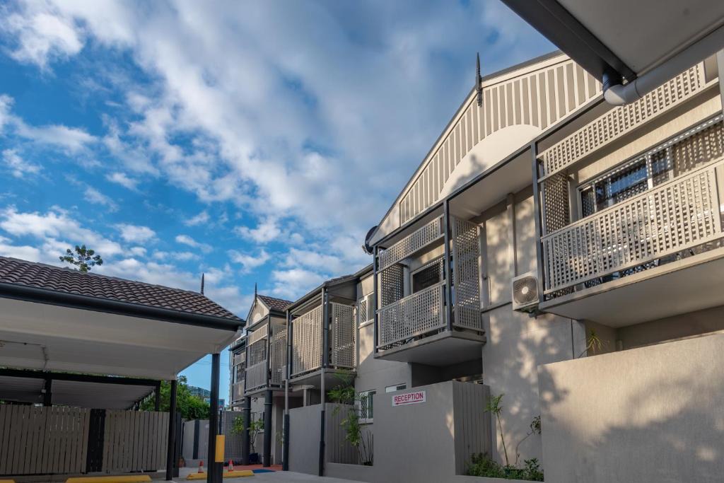 Toowong Hotel | Benson Court Motel