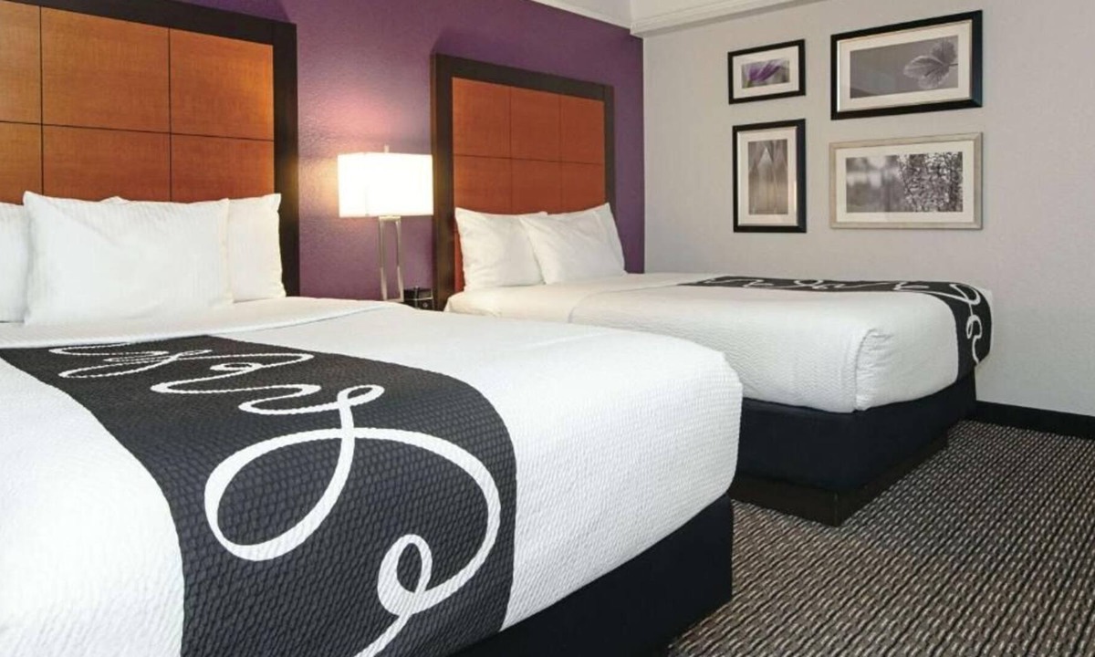Guasti House | Better Choice For Your Vacation! Relaxing Unit, Minutes Away to Ontario Mills!