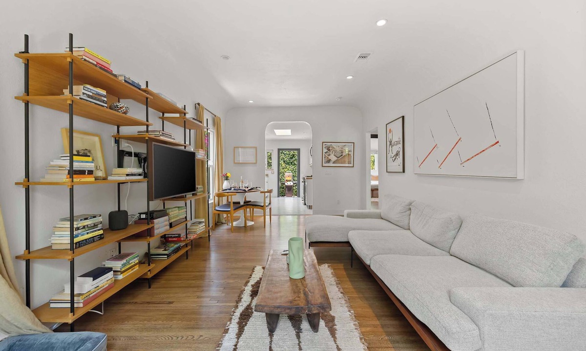 Melrose House | Beverly Grove 2BR Home | Grill + Garden | C&C