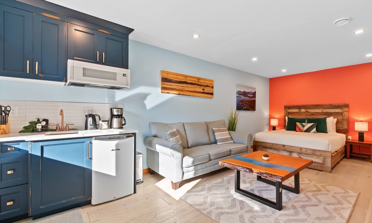 Ucluelet Apartment | Black Pearl #1-Studio Guests favourite!