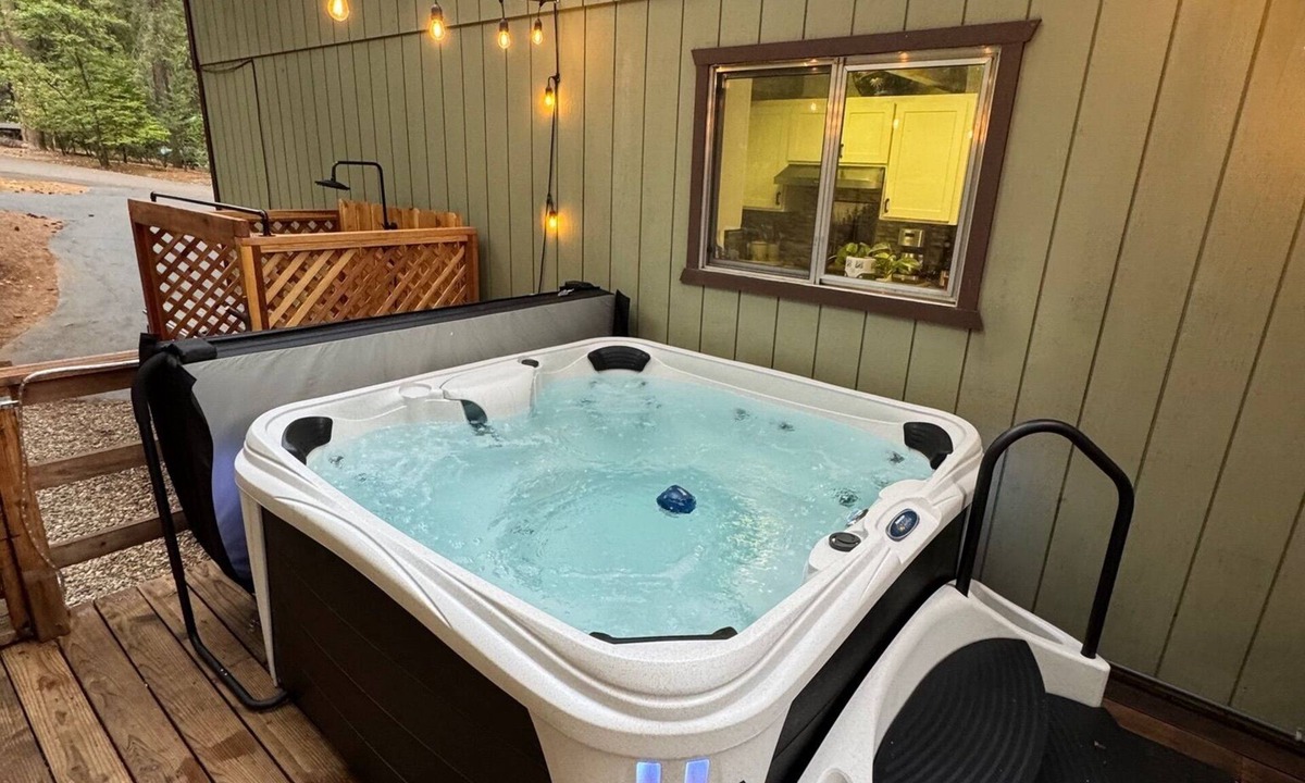 Arnold Cabin | Blue Lake Springs Cabin near Lake: Hot Tub, Fire pit, Outdoor Shower, pets, BBQ