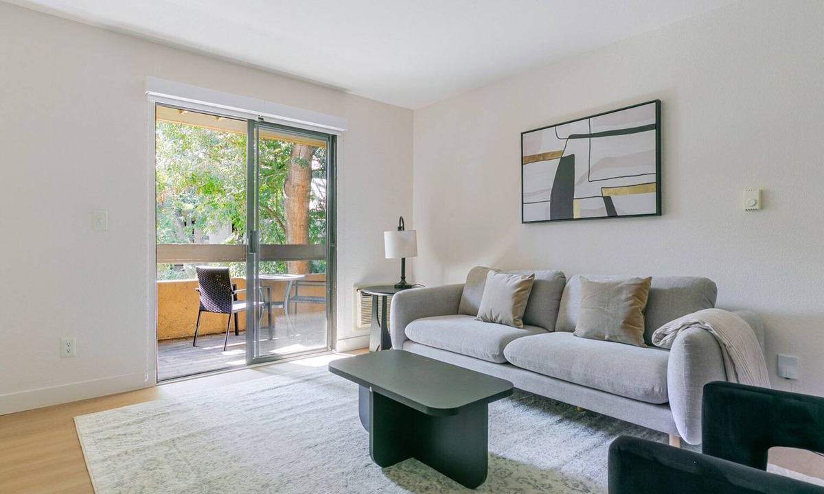Shoreline West Apartment | Blueground | Shoreline West, pool, nr Shoreline Park