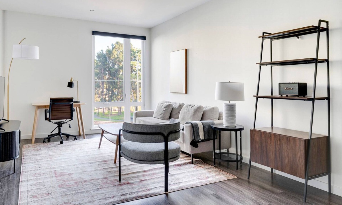 Alameda Apartment | Blueground | West Alameda, fitness center, nr Park