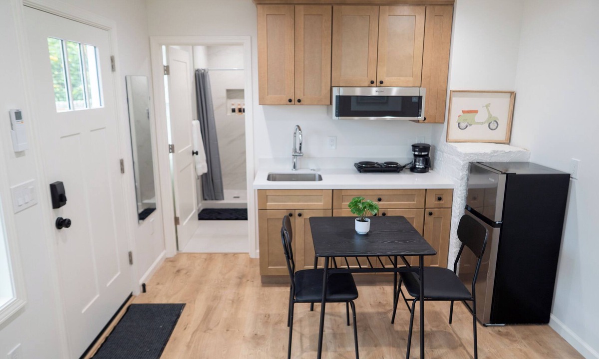 Shoreview Apartment | Brand-New Furnished Studio ADU for Mid-Term Stays