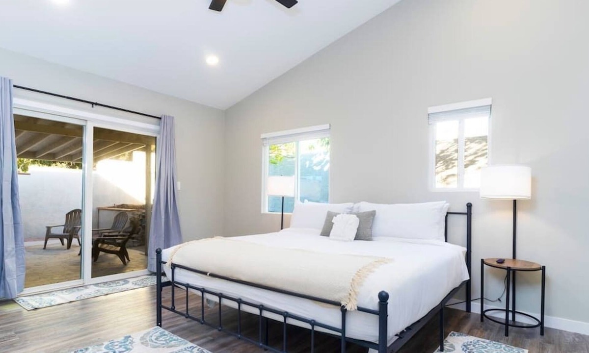 Allied Gardens House | BRAND NEW Remodeled 5 Bd Home - Spacious and Serene!