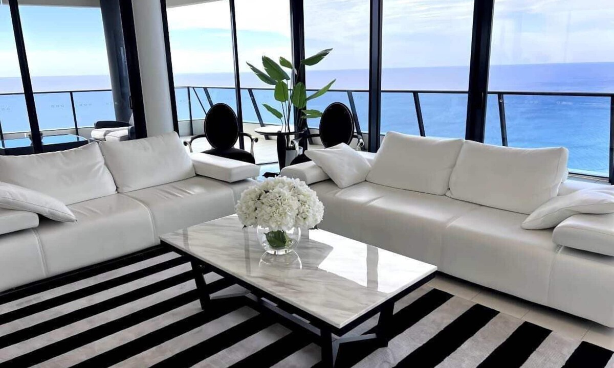 Broadbeach Apartment | Breathtaking Ocean Views Sub-Penthouse 46th floor