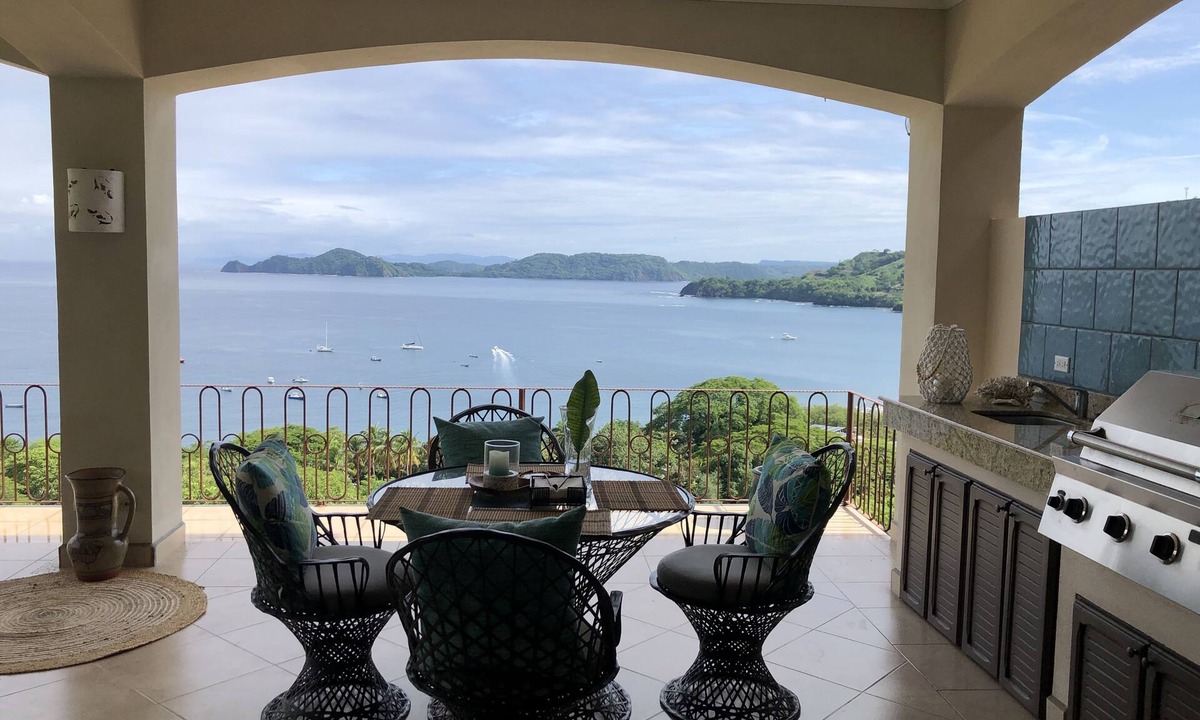 Playa Hermosa Condo | Breathtaking panoramic ocean view Penthouse Condo.