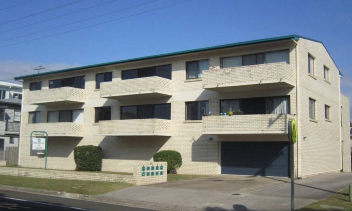 Golden Beach Apartment | Brighton Le Sands U6 Pumicestone Passage Views